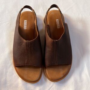 Kodiak Women Makenna Leather Slip On Shoe size 6